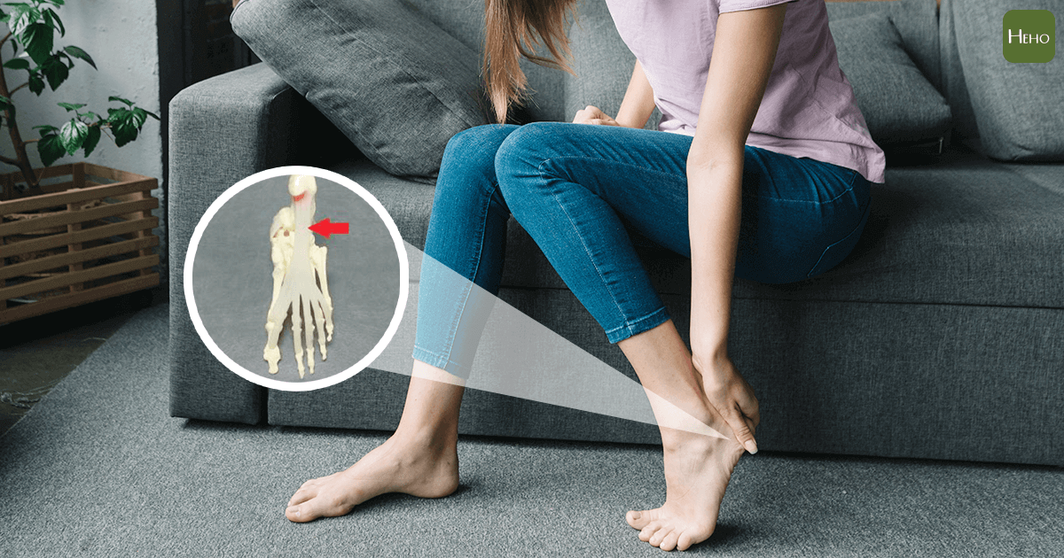 足底筋膜炎讓你寸步難行 這7招復健動作在家就可以自己做 | Heho健康