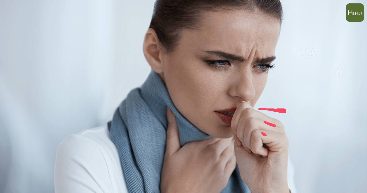 喉嚨乾不只是感冒！看懂5大原因對症下藥