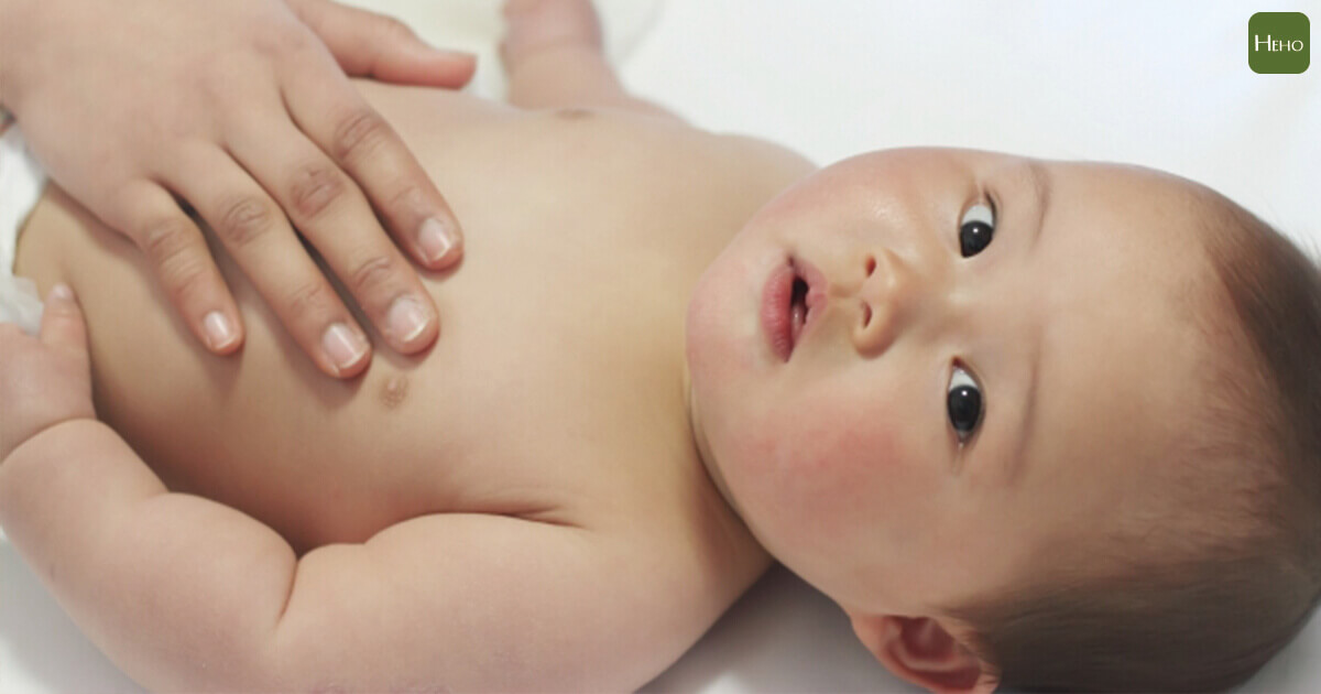 抱著寶寶快速轉圈　小心孩子腦出血、腦缺氧