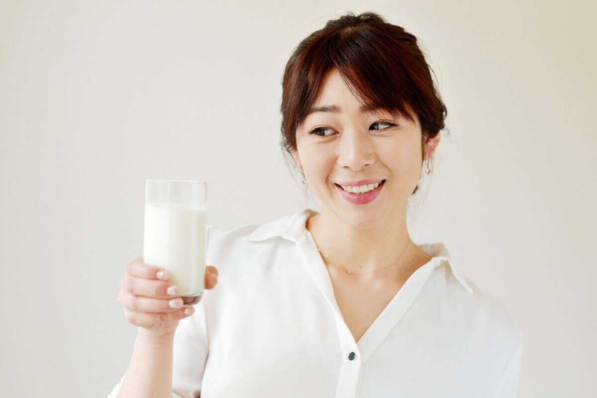 喝低脂牛奶很沒營養又容易胖？營養師：這4種狀態下喝最適合